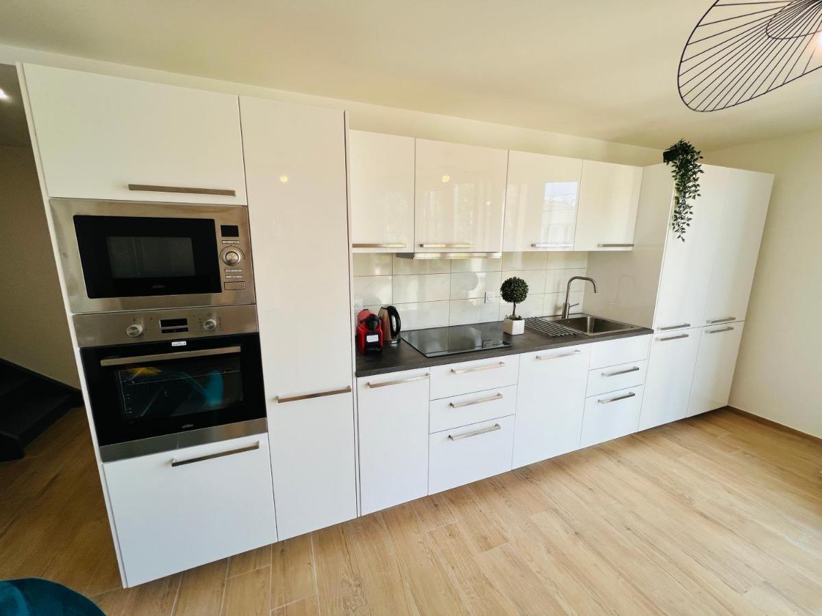 Appartement Luxueux Et Cosy Cergy Kültér fotó