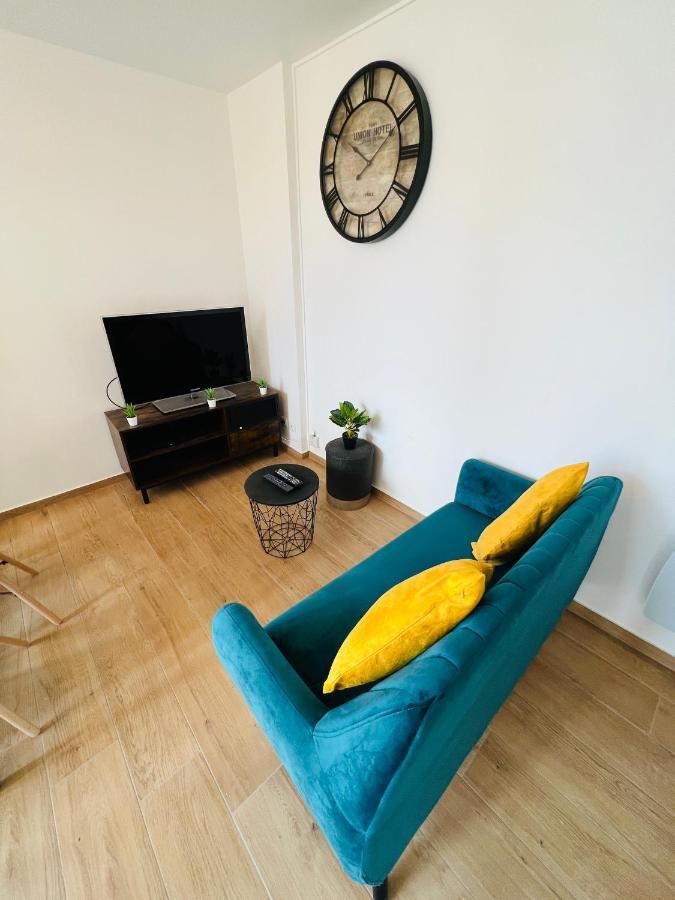 Appartement Luxueux Et Cosy Cergy Kültér fotó